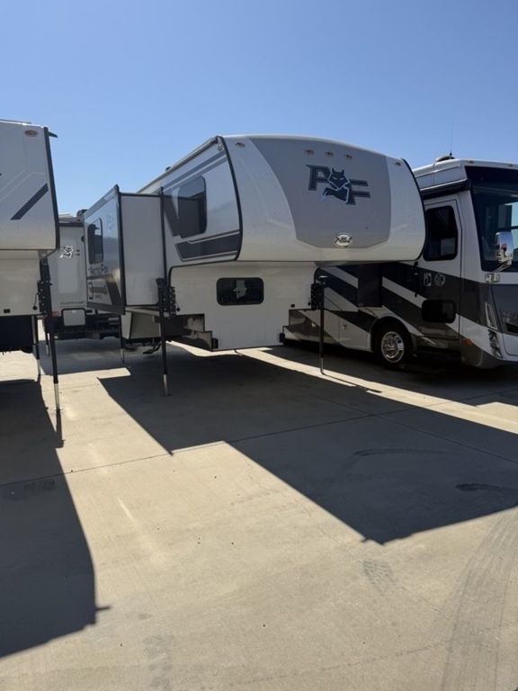 2027 Northwood Arctic Fox Camper 990 in los banos