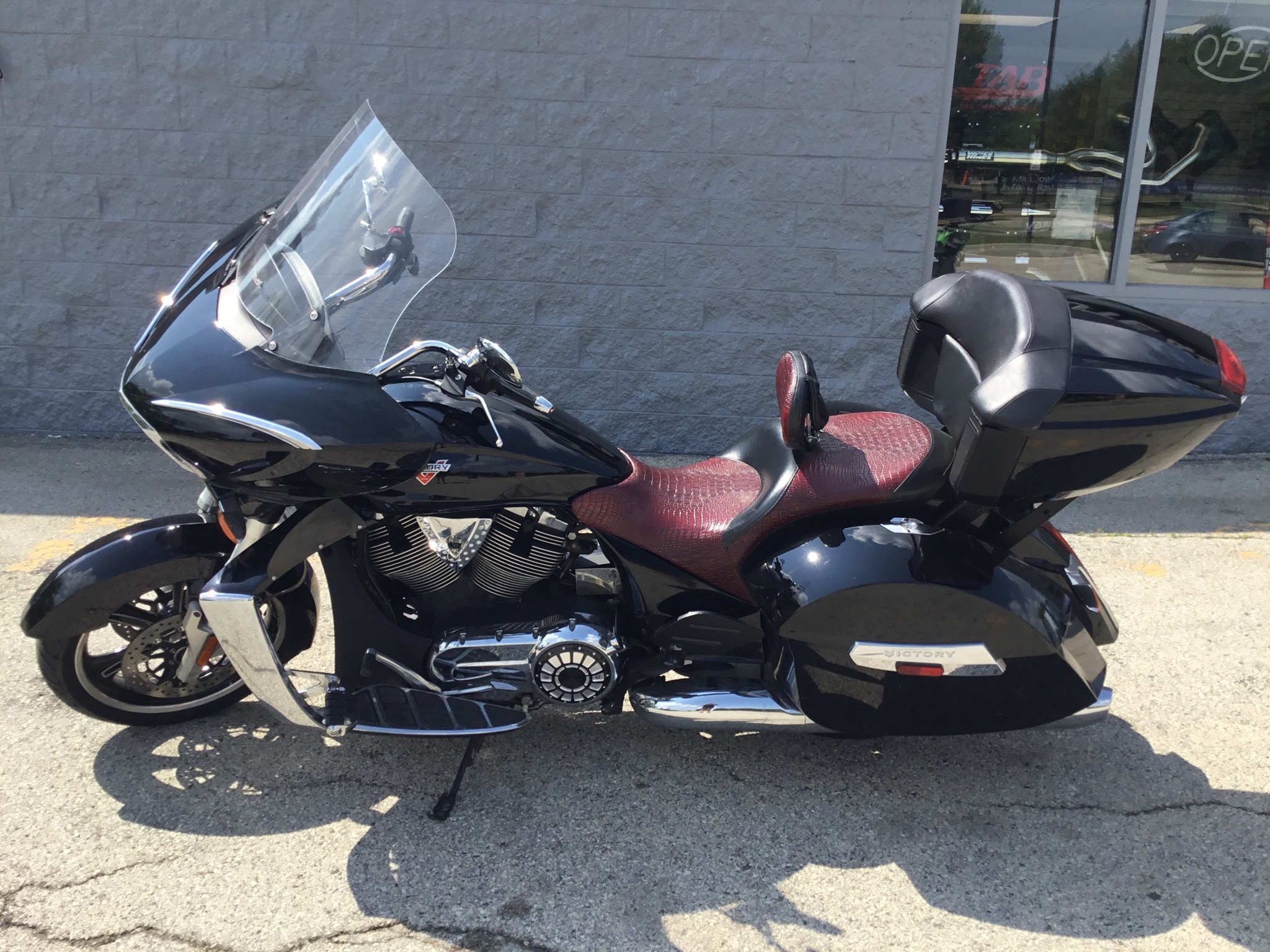 2011 Victory Cross Country Black BASE in Sheboygan, WI