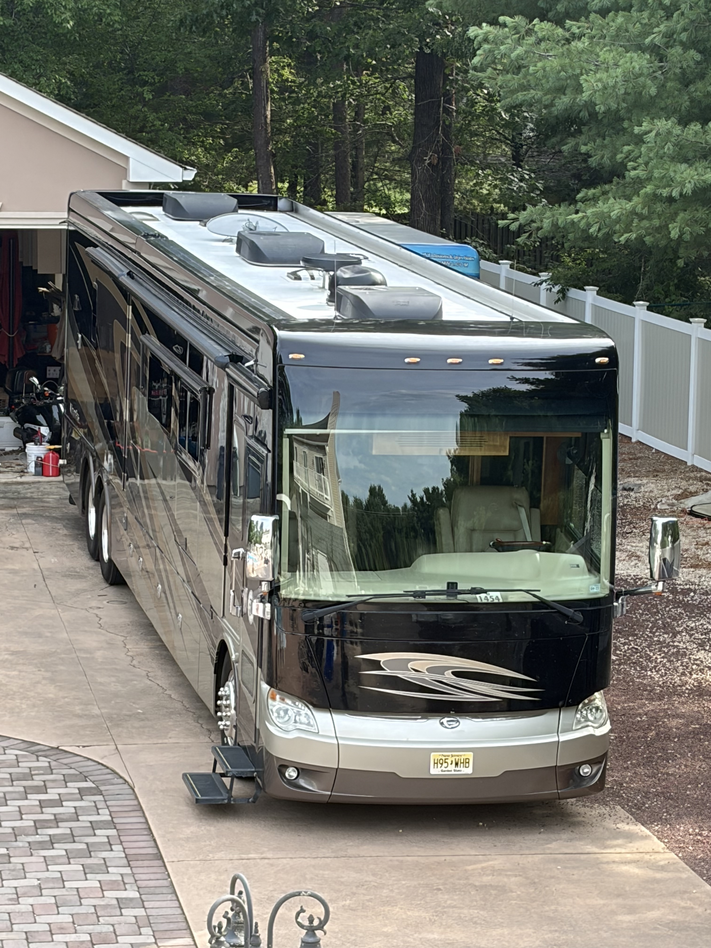 2015 Tiffin Motorhomes ALLEGRO BUS 45 LP RV