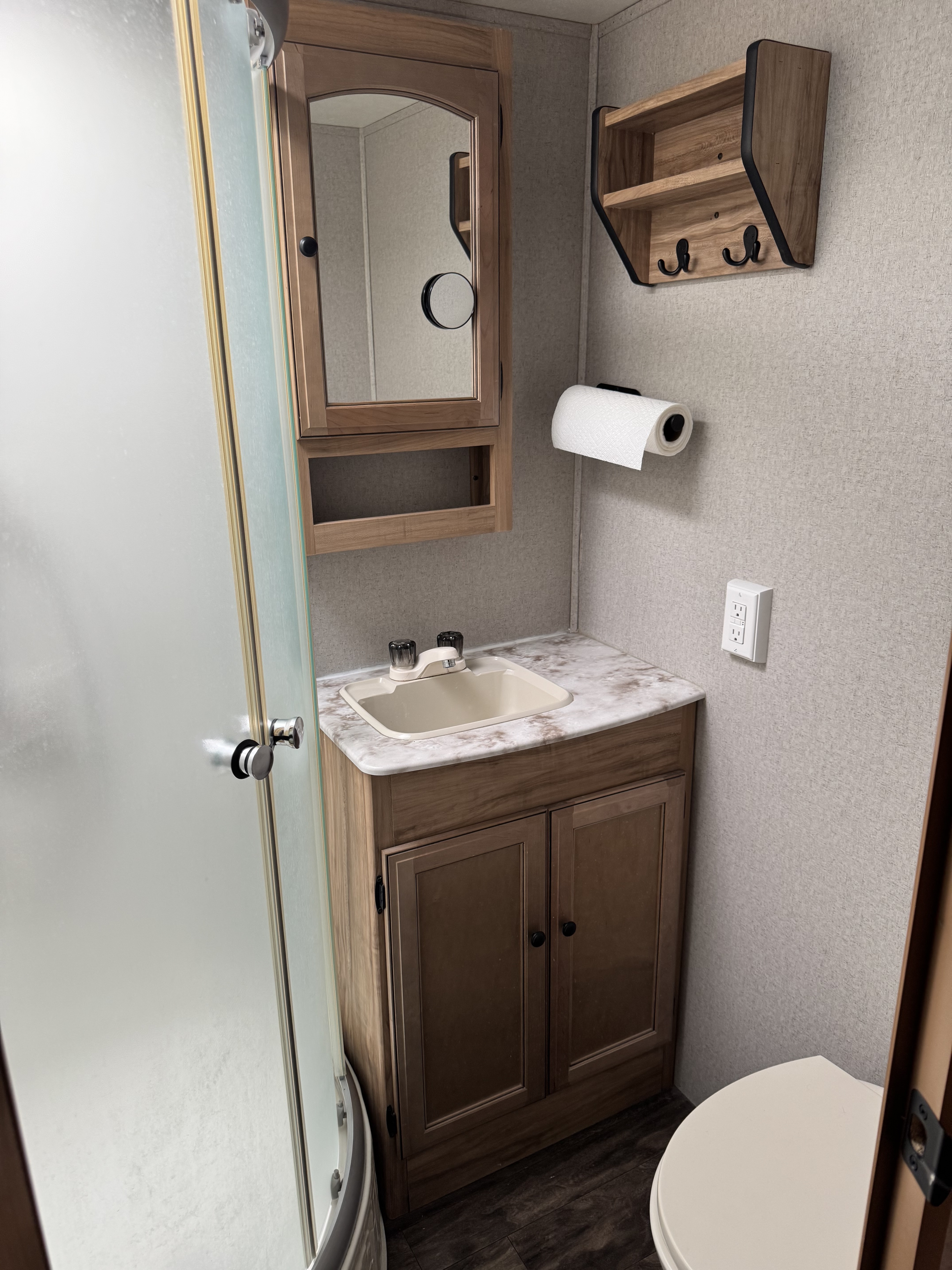 2019 Coachmen FREEDOM EXPRESS ULTRA LITE 246 RKS in ortonville MI