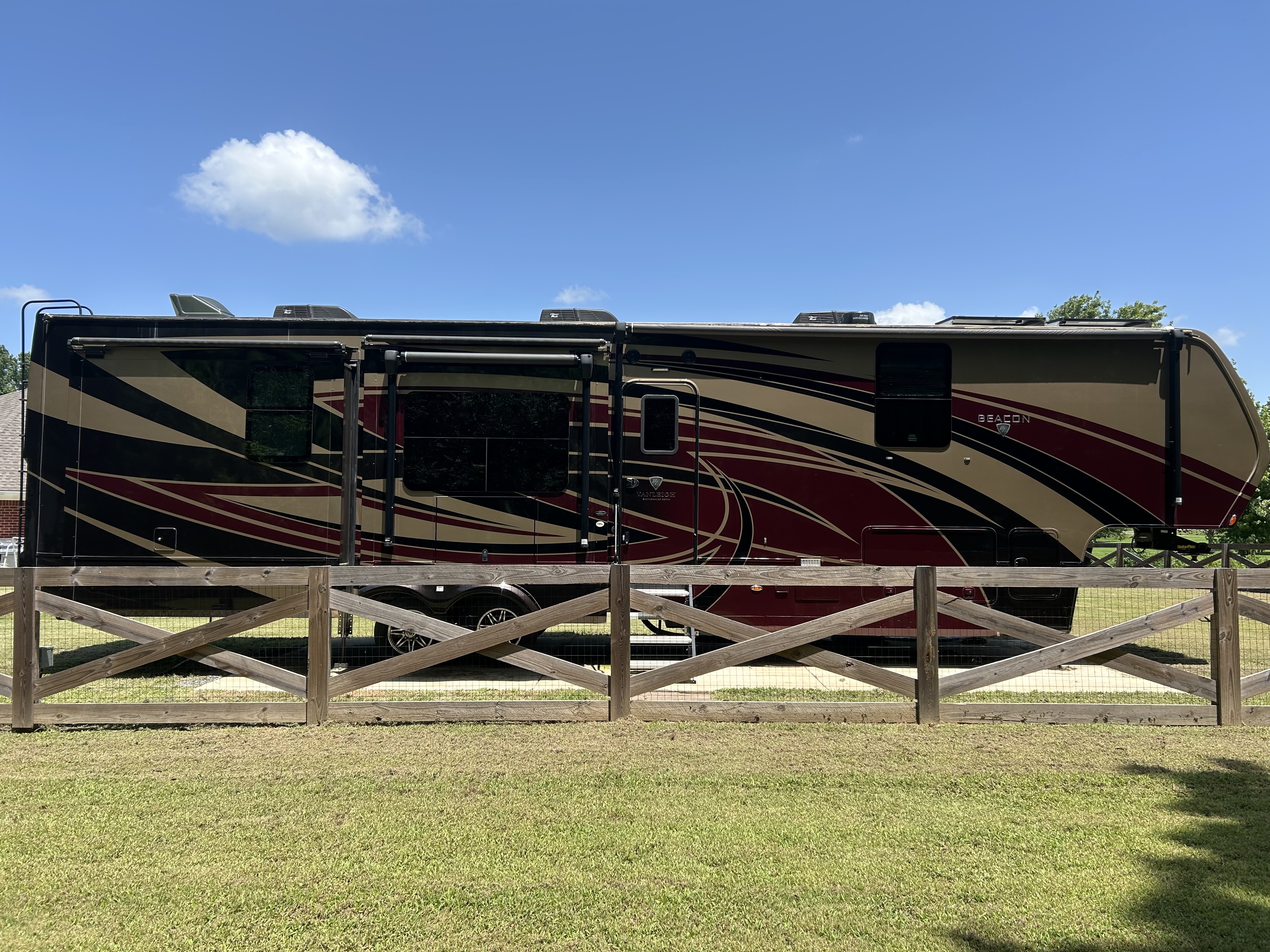 2022 Vanleigh BEACON 41LKB RV