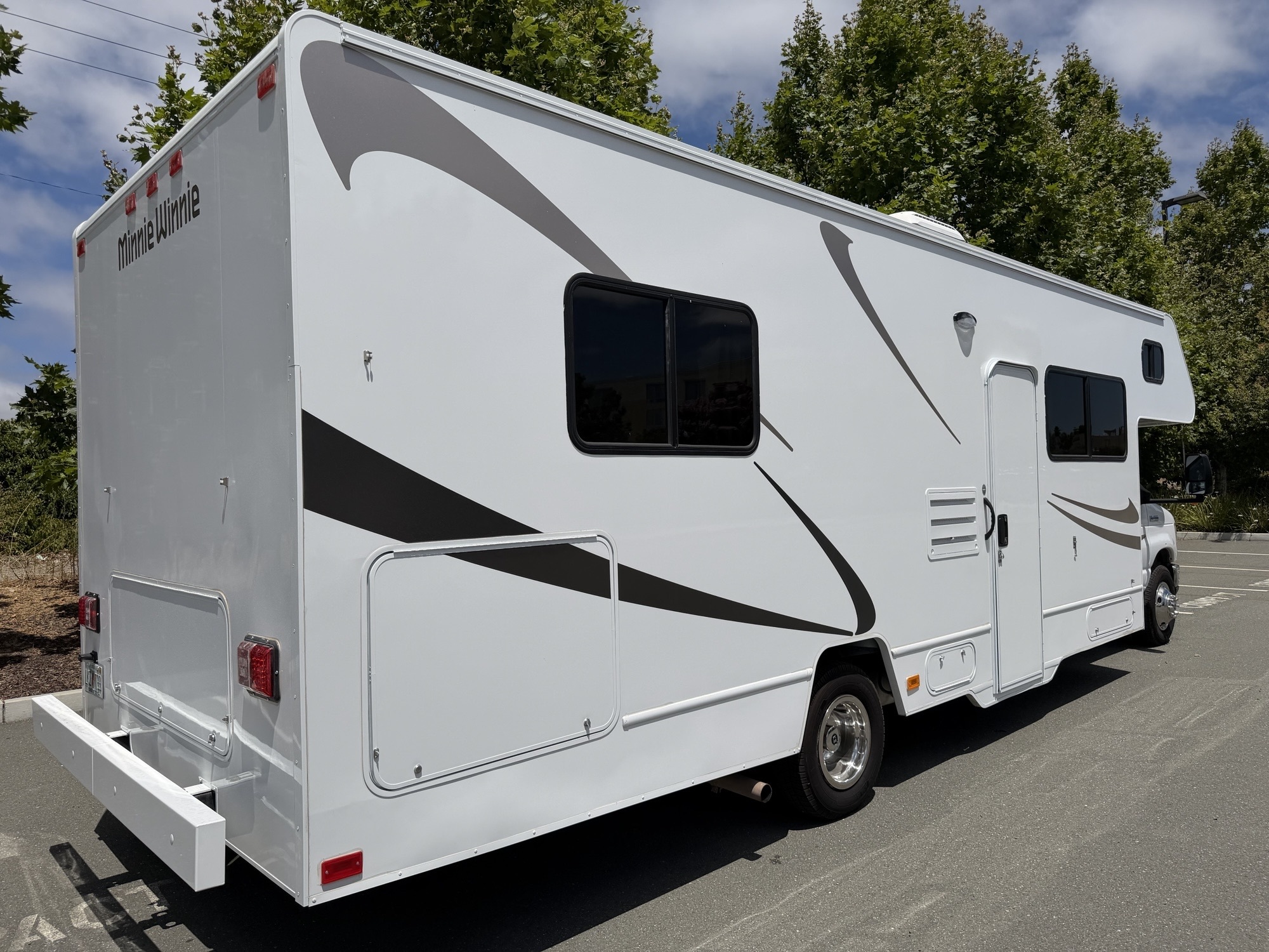2020 Winnebago MINNIE WINNIE 328QR in newark CA