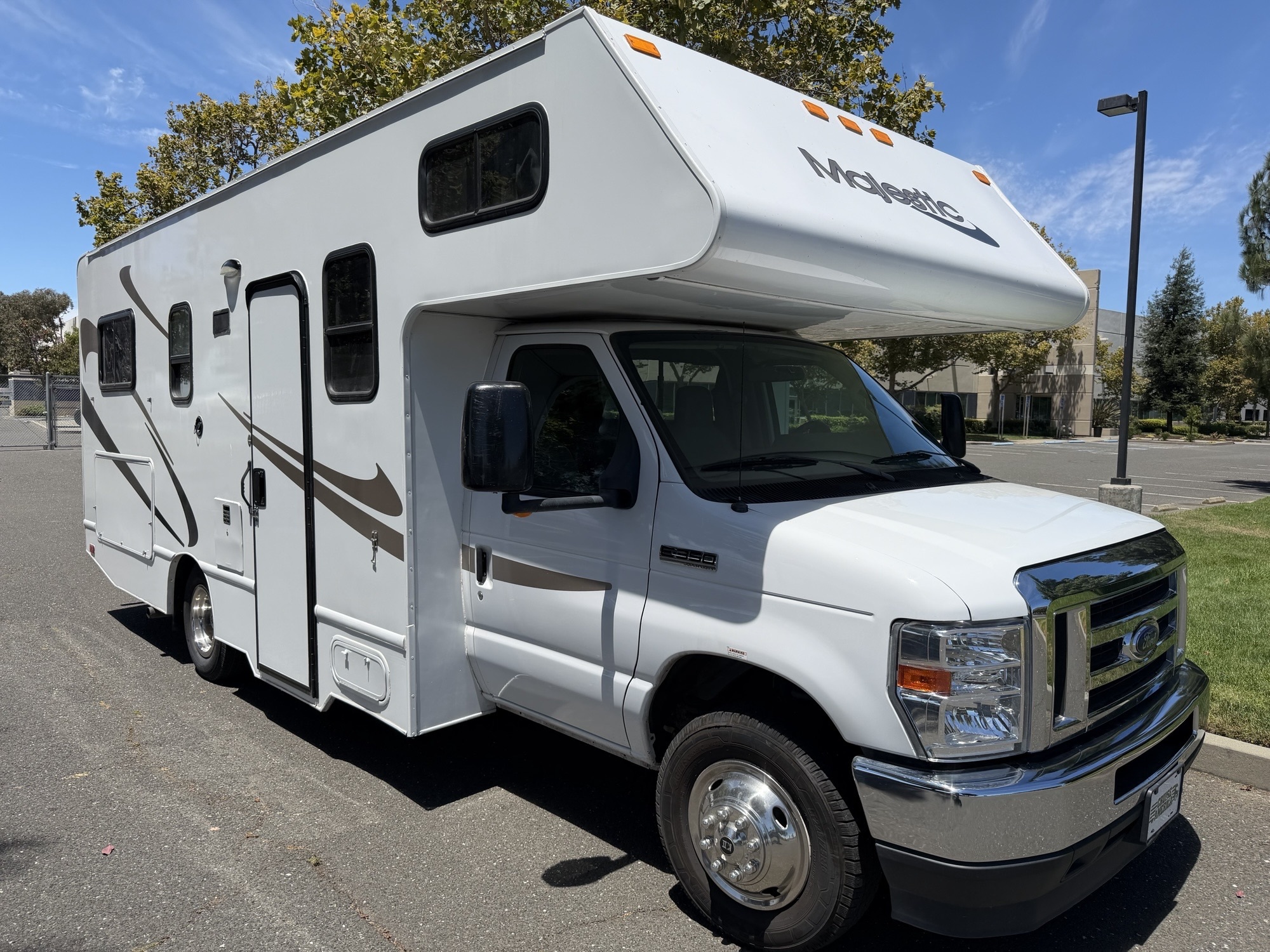 2020 Thor Motor Coach 23A MAJESTIC in newark CA