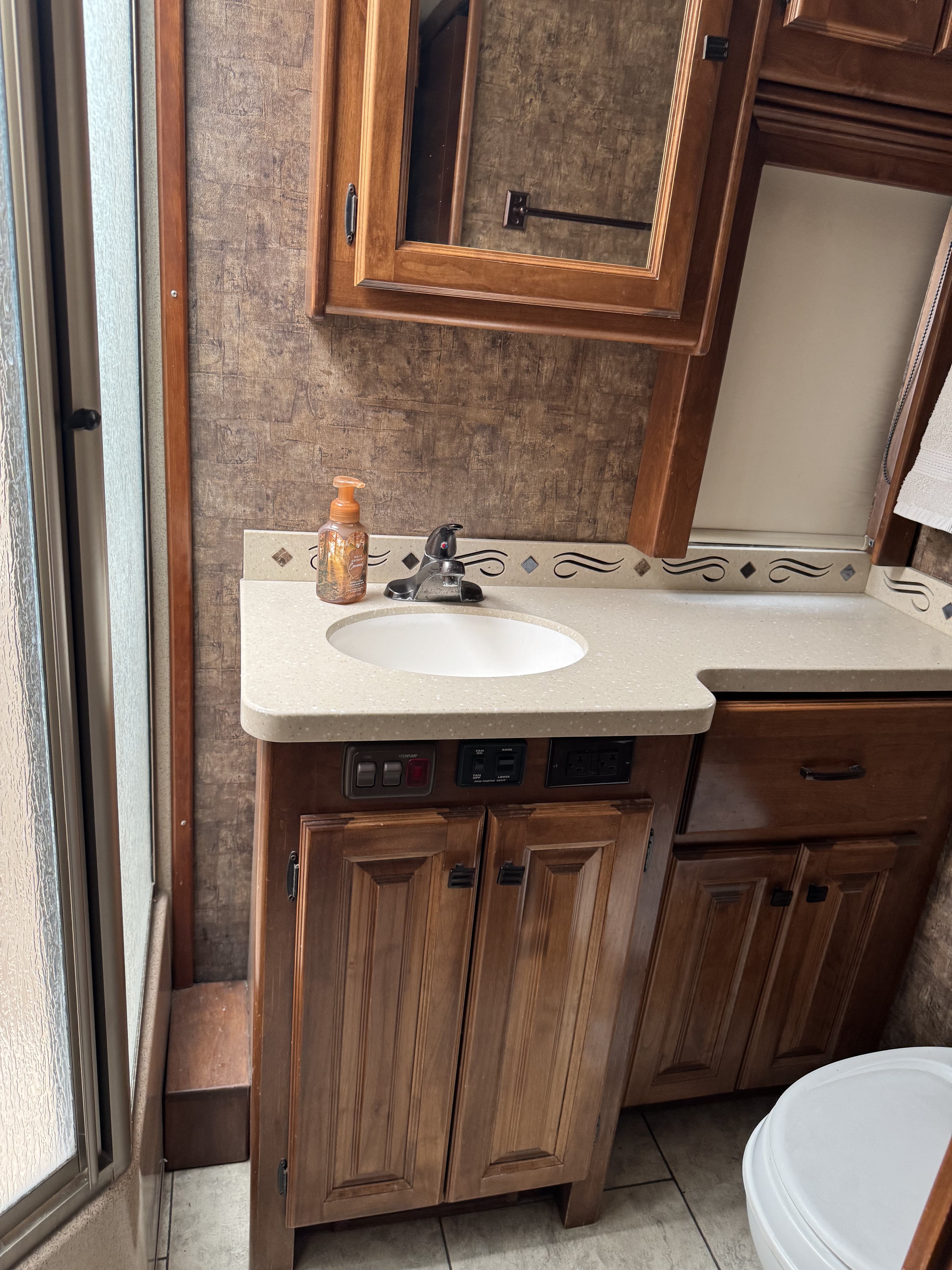 2012 Tiffin Motorhomes ALLEGRO RED 38 QBA in apple valley CA