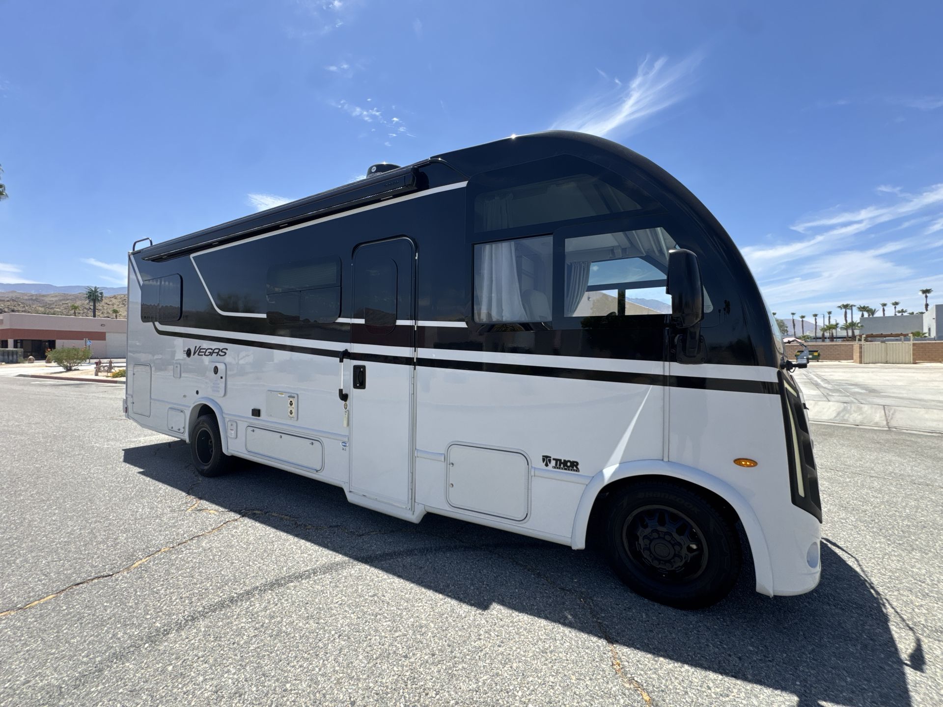 2026 Thor Motor Coach VEGAS 26.2 in cathedral city CA