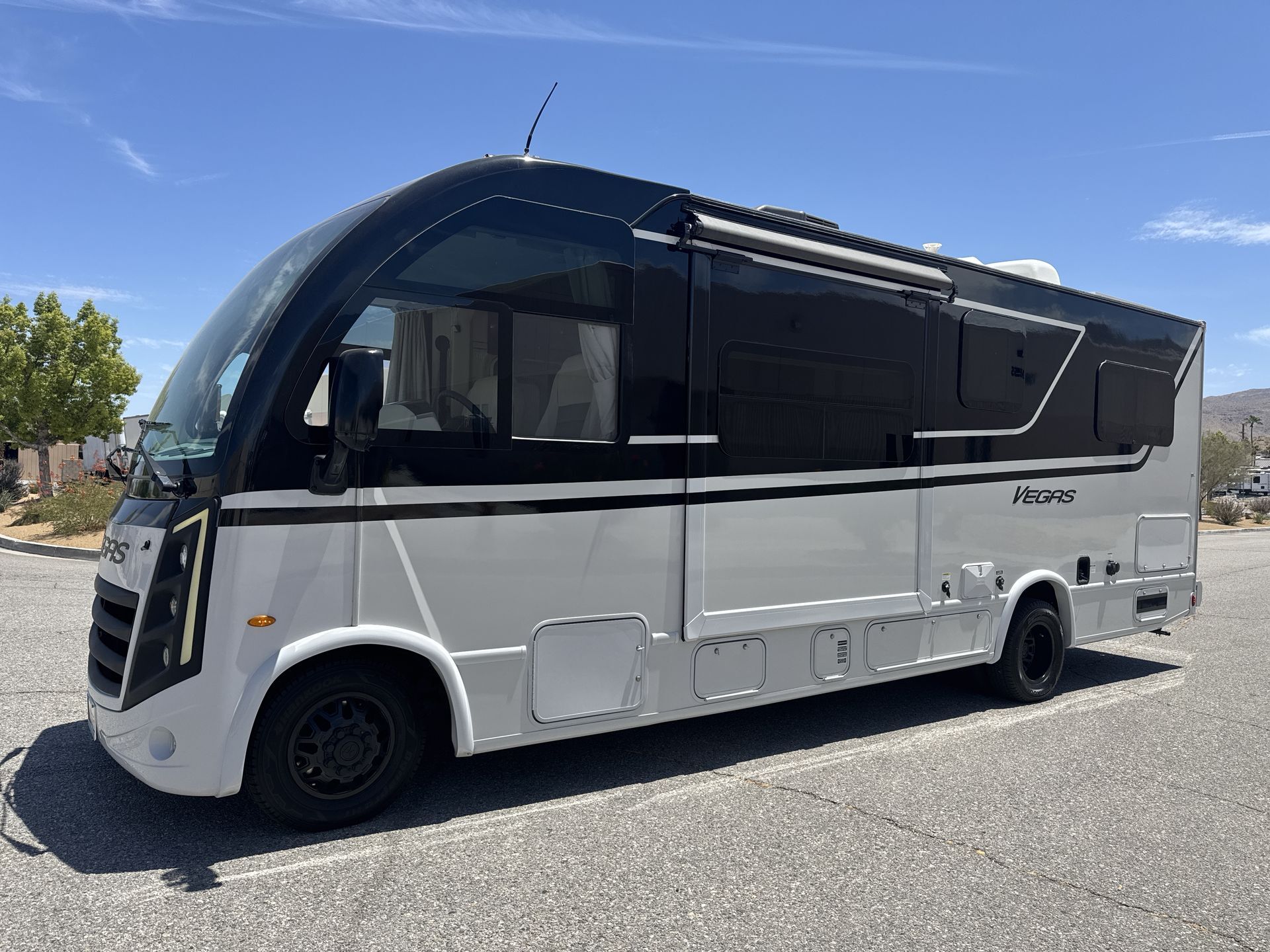 2026 Thor Motor Coach VEGAS 26.2 in cathedral city CA