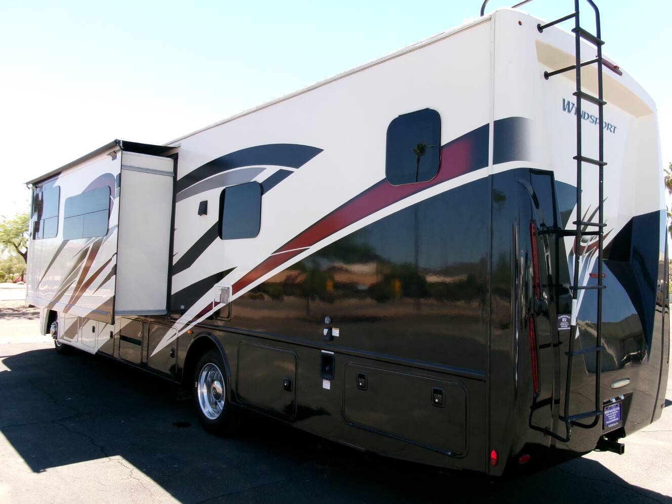 A photo of this 2023 Thor Motor Coach WINDSPORT 35M