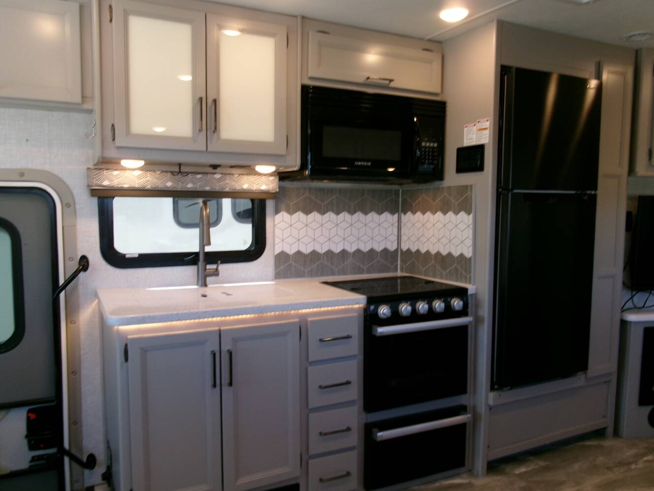 A photo of this 2023 Thor Motor Coach WINDSPORT 35M