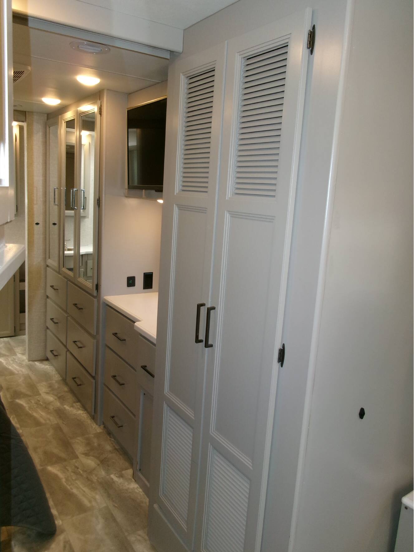 A photo of this 2023 Thor Motor Coach WINDSPORT 35M