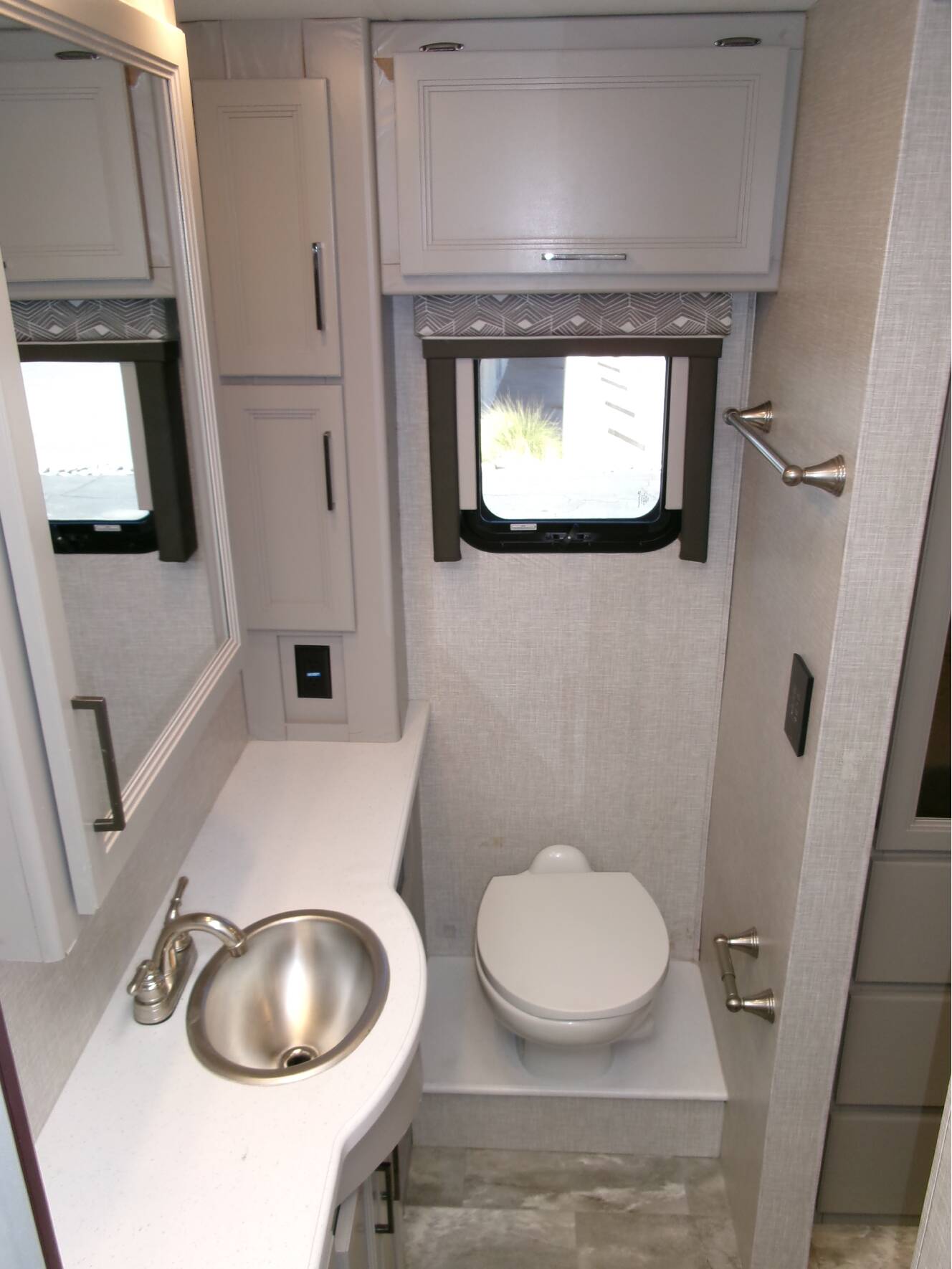 A photo of this 2023 Thor Motor Coach WINDSPORT 35M
