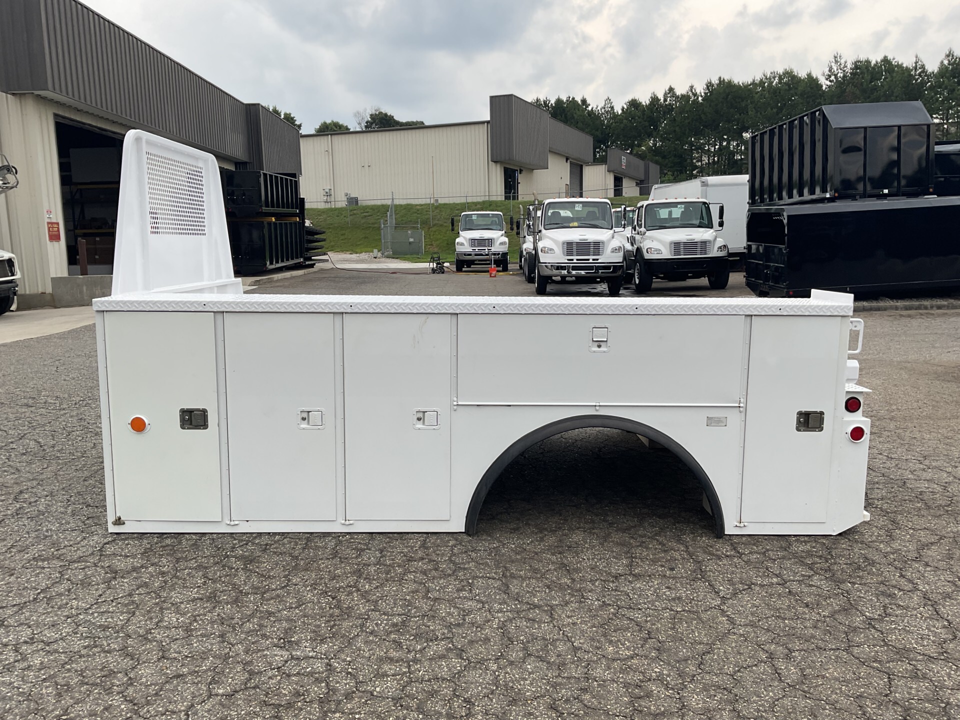 2024 KNAPHEIDE SERVICE BODY in Winder, GA