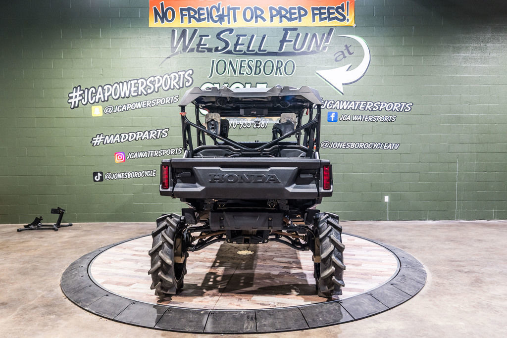 2024 Honda Pioneer 1000-6 Deluxe Crew in jonesboro AR