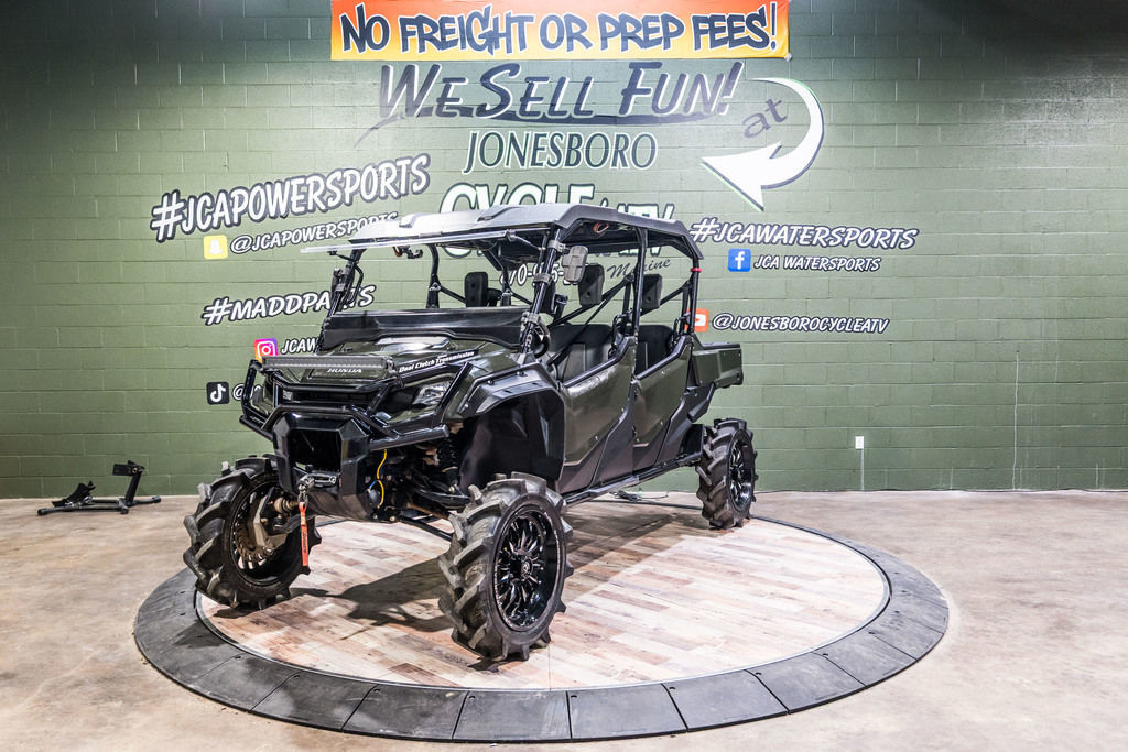 2024 Honda Pioneer 1000-6 Deluxe Crew in jonesboro AR