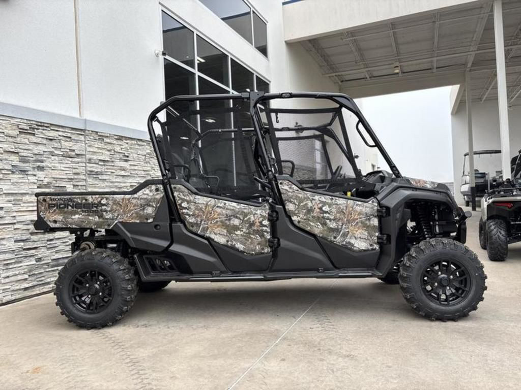 2025 Honda Pioneer 1000-6 Deluxe Crew in gainesville FL