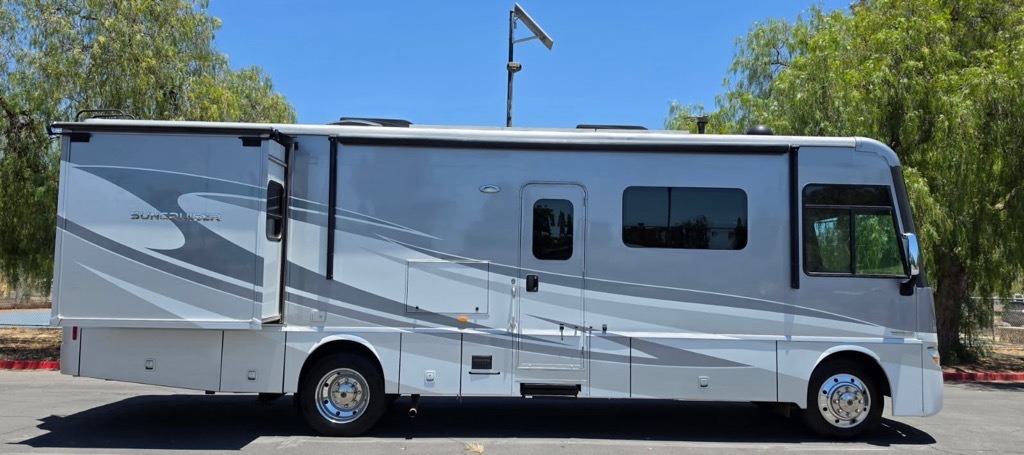2015 Itasca SUNCRUISER 32H in ramona CA
