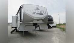 2025 Alliance AVENUE 38DBL RV