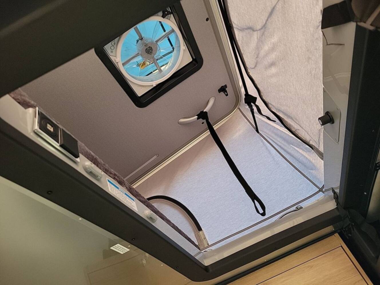 A photo of this 2026 Airstream Rangeline 21 Pop Top