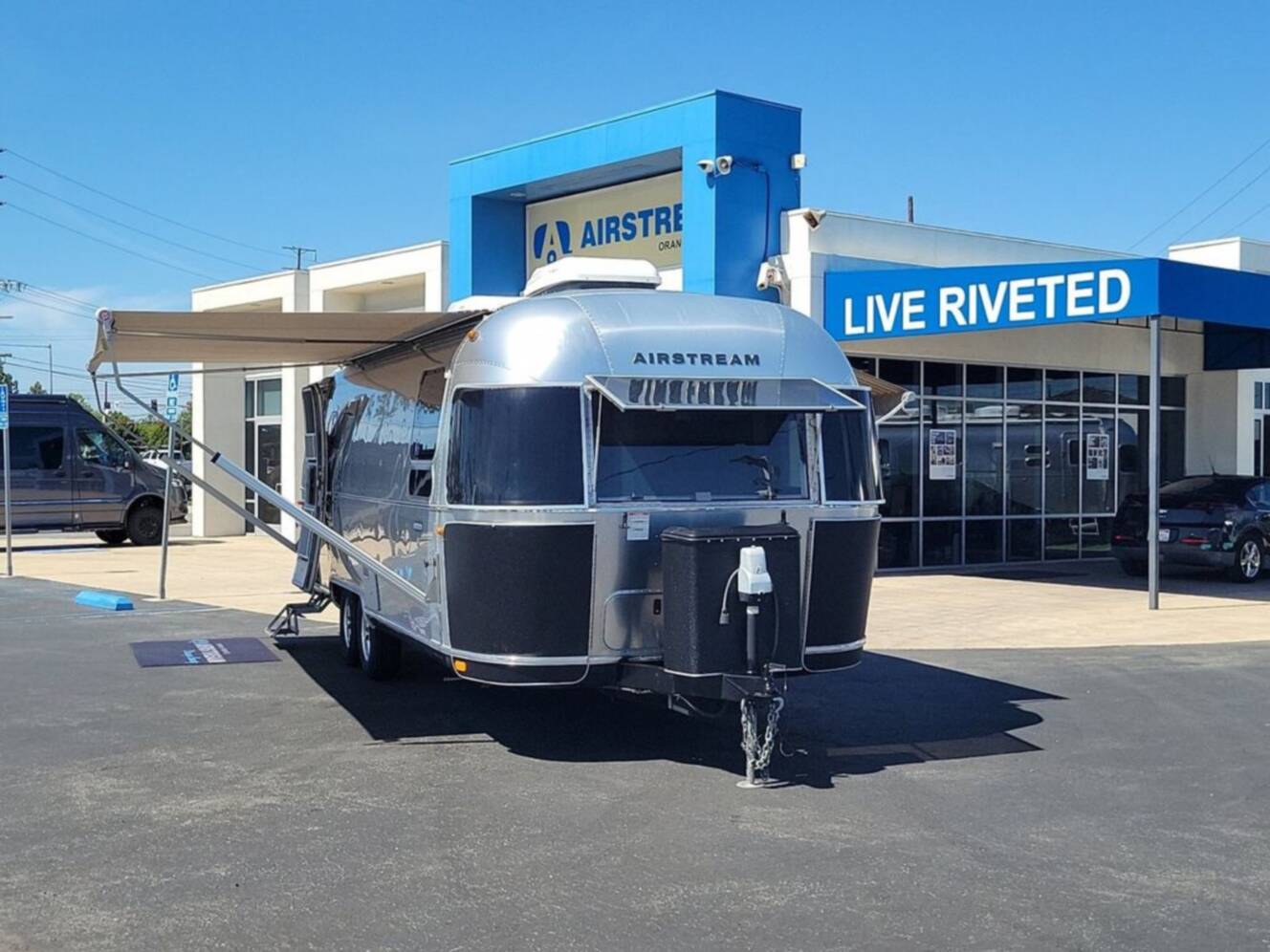 A photo of this 2018 Airstream International Serenity 27FB Queen