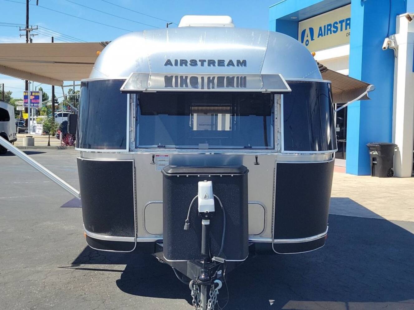 A photo of this 2018 Airstream International Serenity 27FB Queen