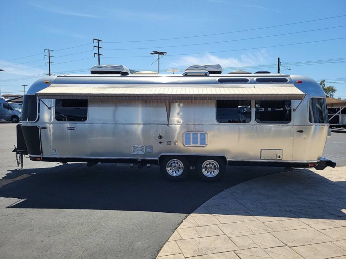 A photo of this 2018 Airstream International Serenity 27FB Queen