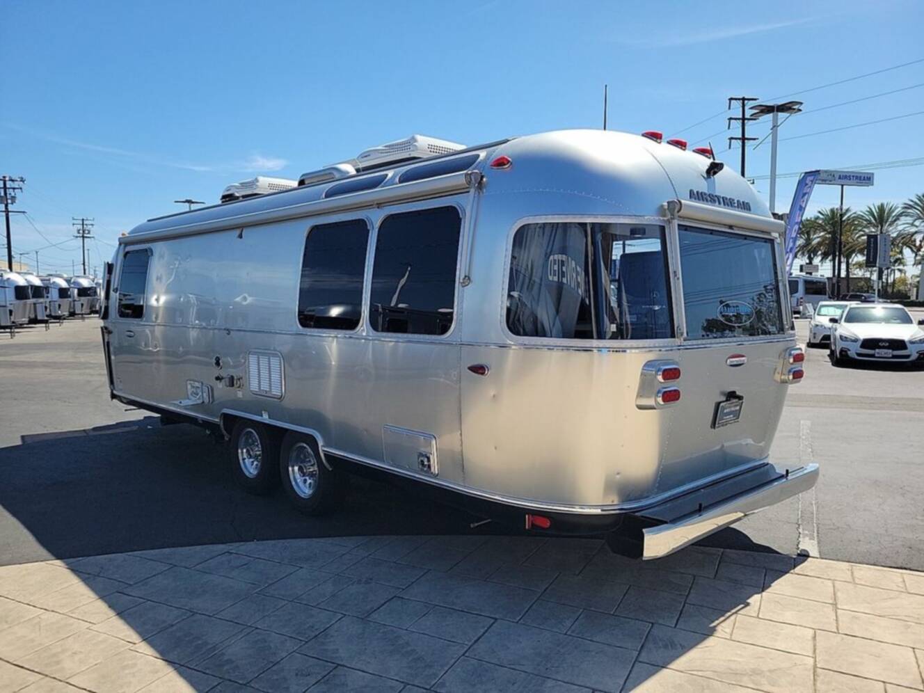 A photo of this 2018 Airstream International Serenity 27FB Queen