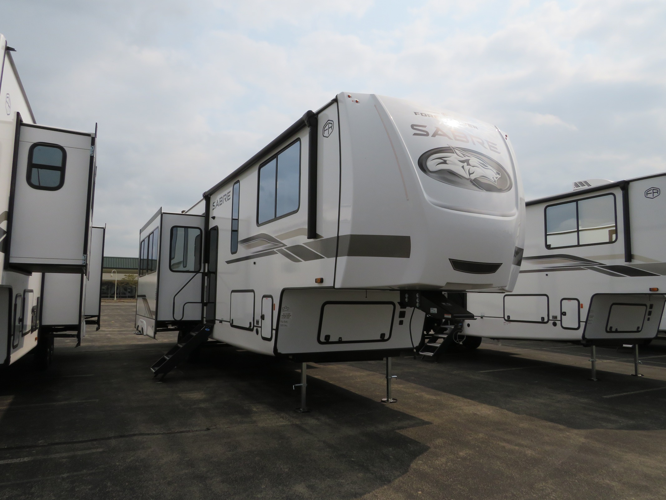 2026 Forest River CHEROKEE SABRE 38DBL in jeffersonville OH