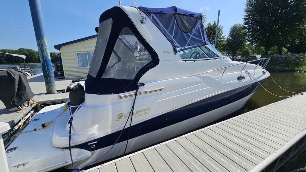 2004 Cruisers Yachts 280 CXi in red wing MN