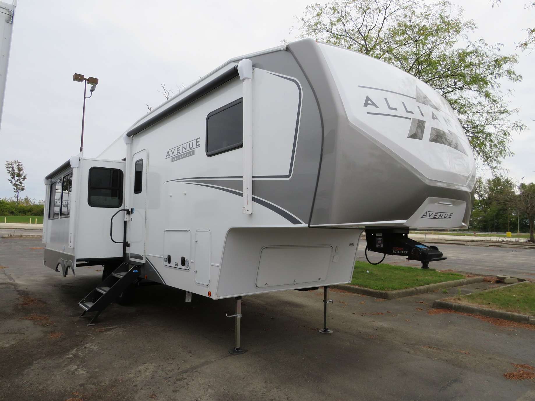 2026 Alliance AVENUE ALL-ACCESS SERIES 29RL in jeffersonville OH