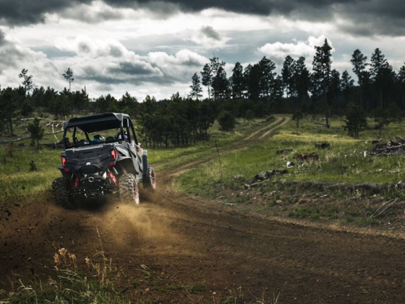 A photo of this 2026 CFMOTO ZFORCE 950 SPORT-4