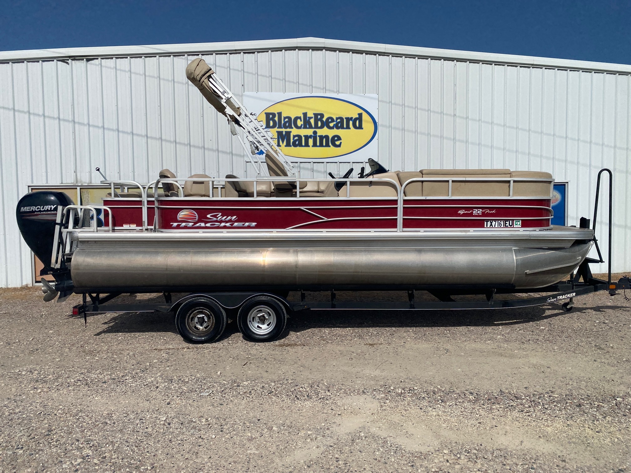 2019 Tracker SUNTRACKER FSH 22DLX in kingston OK
