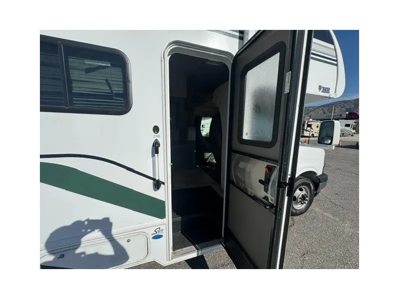 2025 THOR MOTOR COACH EDDIE BAUER 22EB
