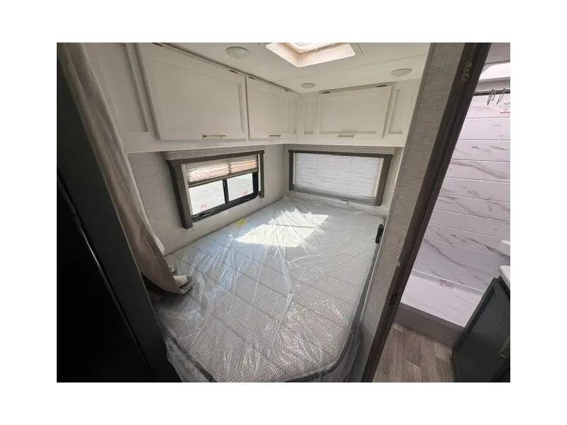 2025 THOR MOTOR COACH EDDIE BAUER 22EB