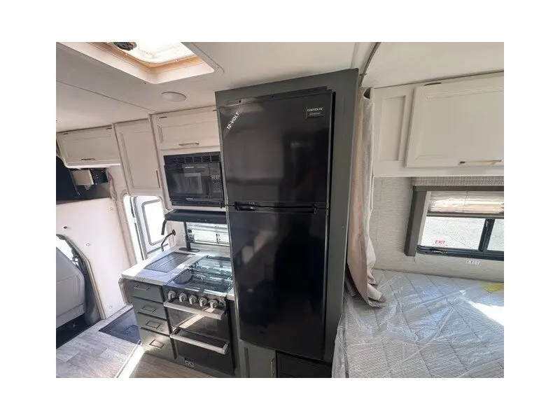 2025 THOR MOTOR COACH EDDIE BAUER 22EB