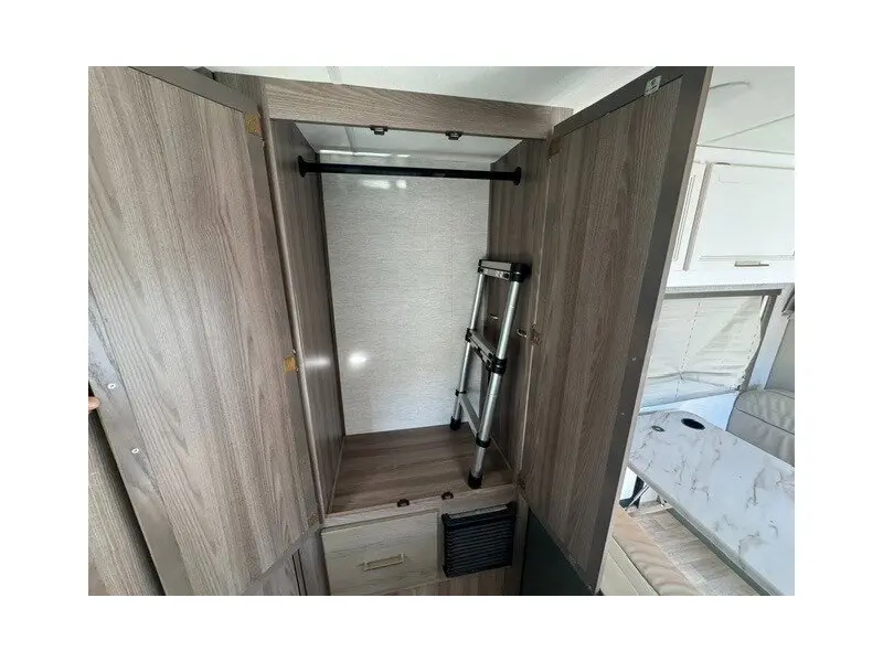 2025 THOR MOTOR COACH EDDIE BAUER 22EB