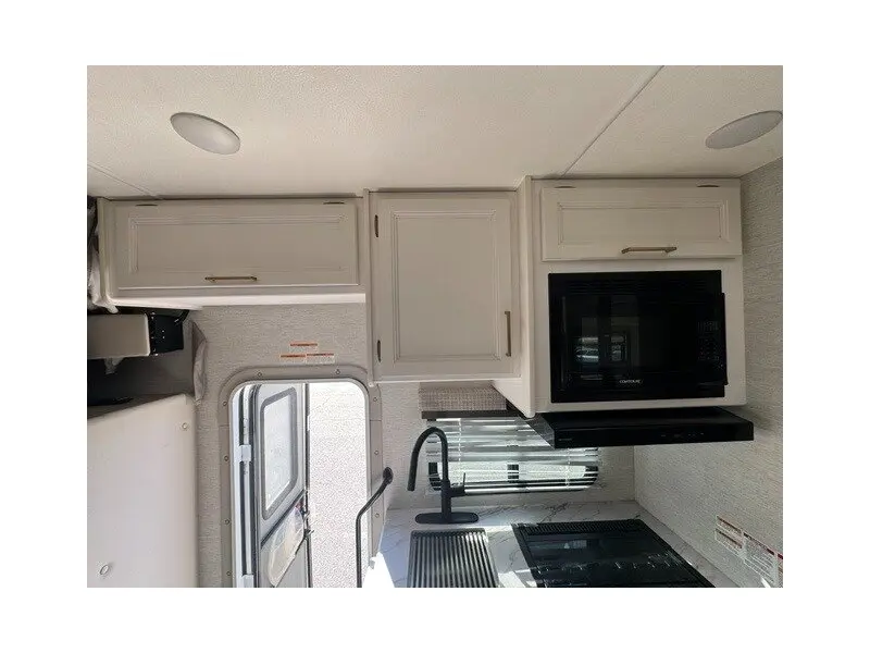 2025 THOR MOTOR COACH EDDIE BAUER 22EB
