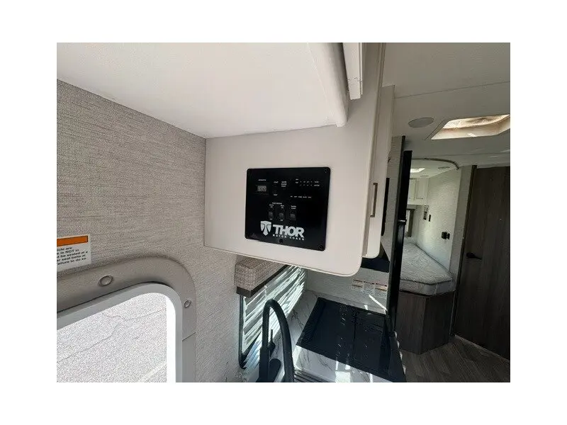 2025 THOR MOTOR COACH EDDIE BAUER 22EB