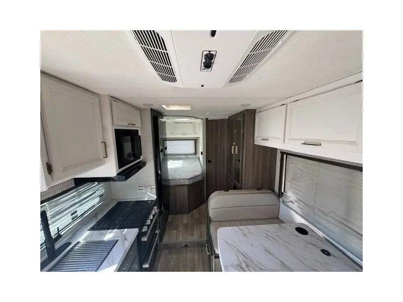 2025 THOR MOTOR COACH EDDIE BAUER 22EB