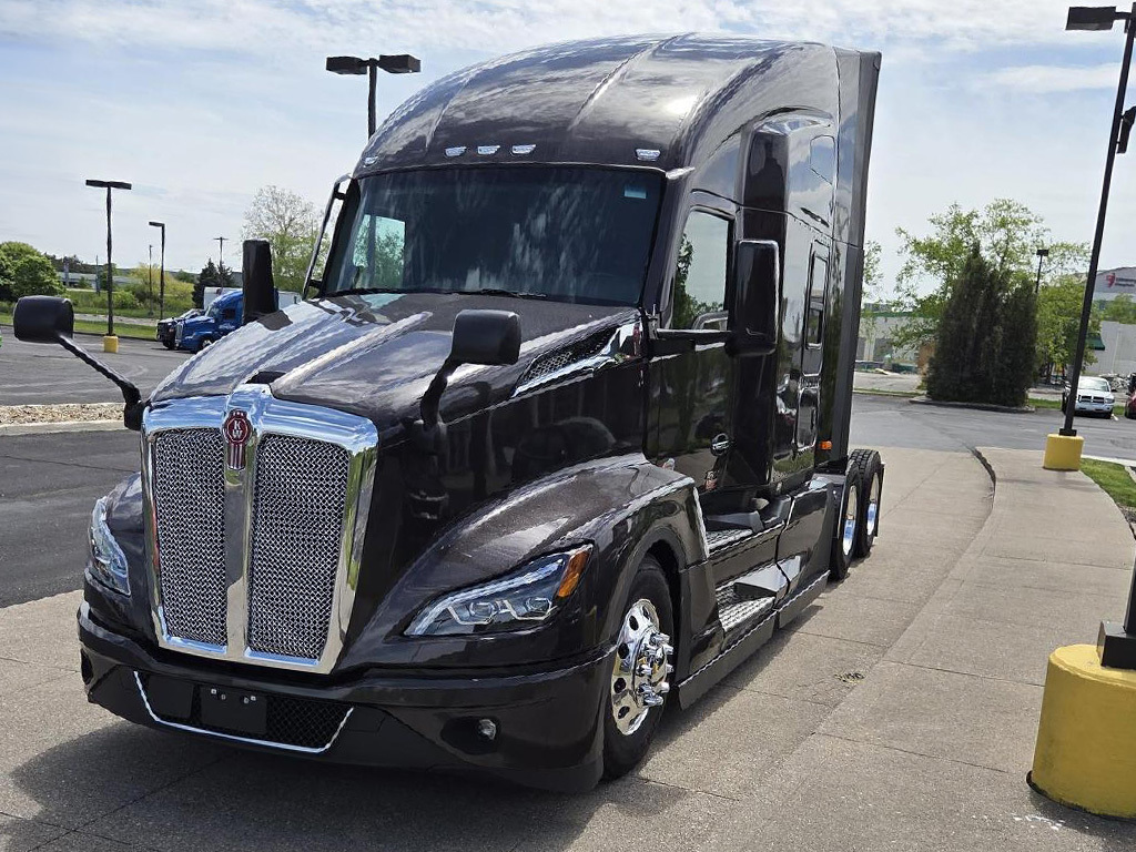 2025 Kenworth T680 in Sheffield Village, OH