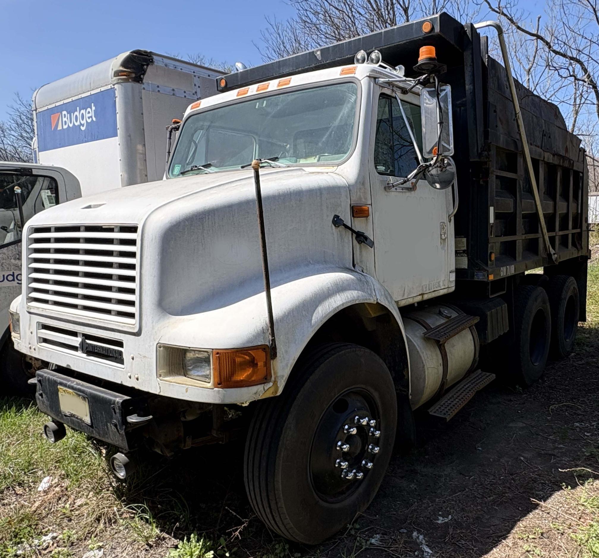 1995 INTERNATIONAL 8100 in Prairieville, LA
