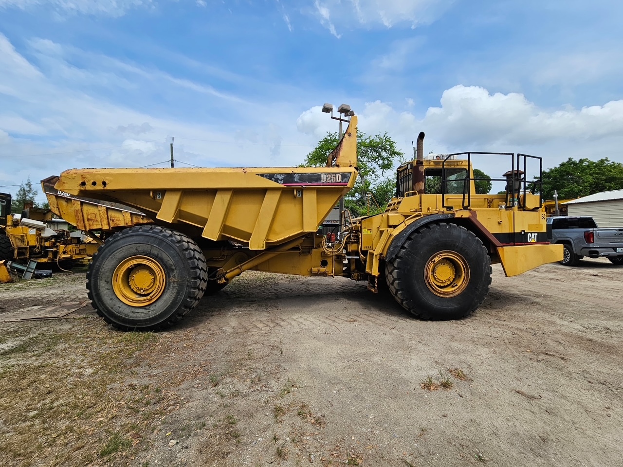 1988 CATERPILLAR D25C in Lake Worth, FL