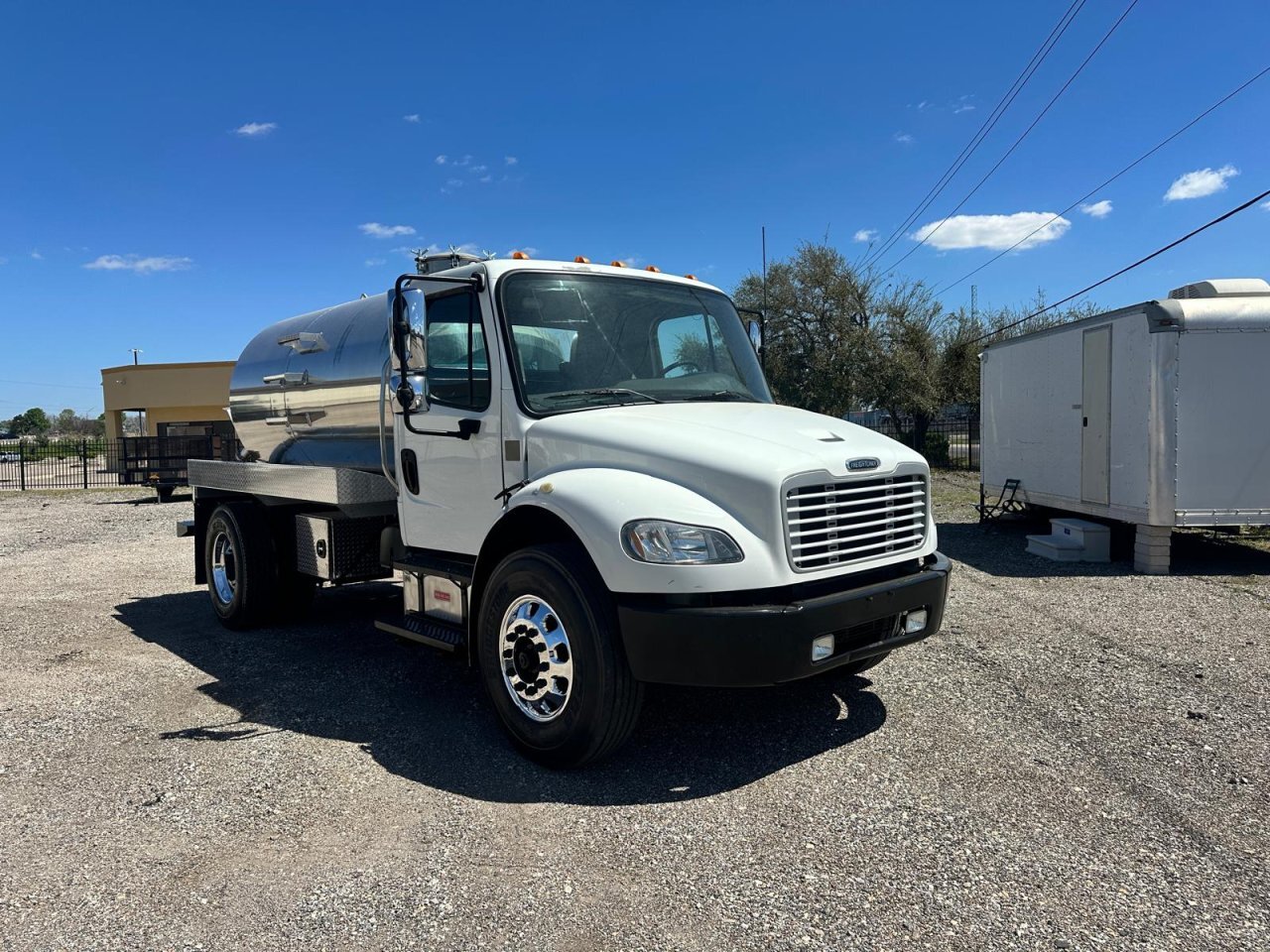 2020 FREIGHTLINER BUSINESS CLASS M2 106 in Houston, TX