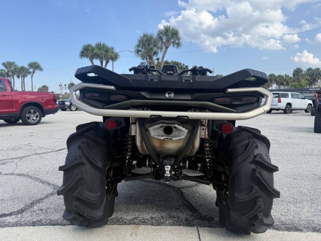 A photo of this 2026 Can-Am Outlander X mr 1000R Granite Grey