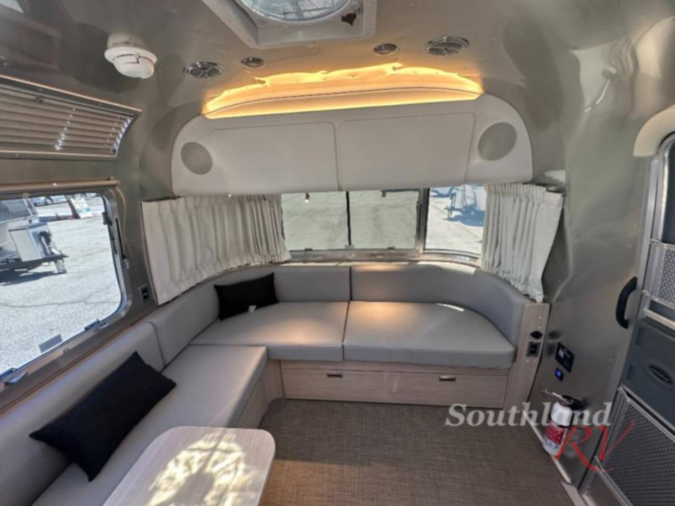 A photo of this 2026 Airstream Globetrotter 30RB Queen