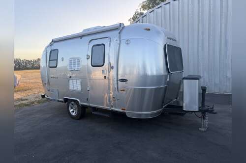 2006 Airstream SAFARI 19LS in winters CA