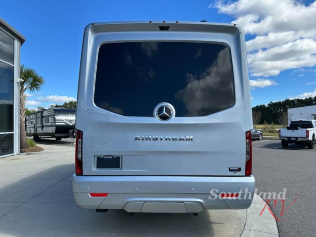 A photo of this 2026 Airstream Atlas Murphy Suite