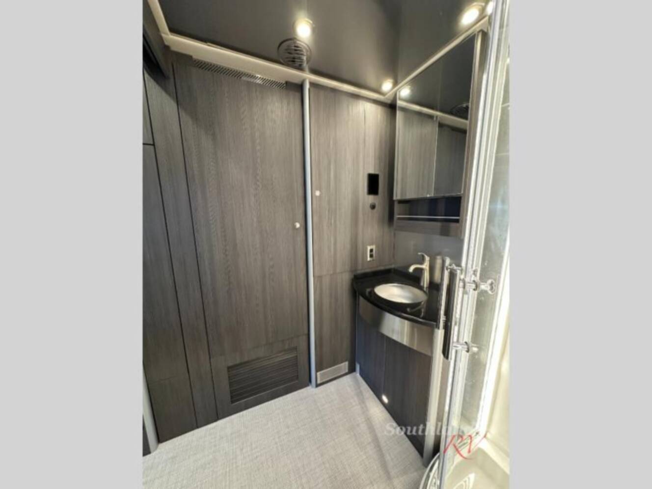 A photo of this 2026 Airstream Atlas Murphy Suite