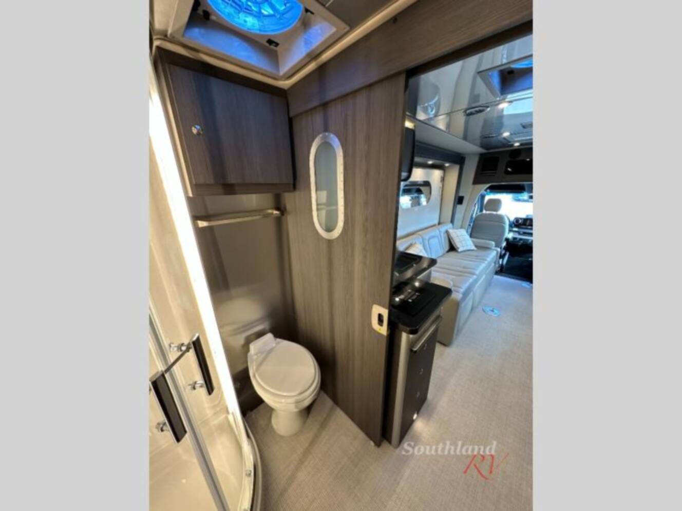 A photo of this 2026 Airstream Atlas Murphy Suite