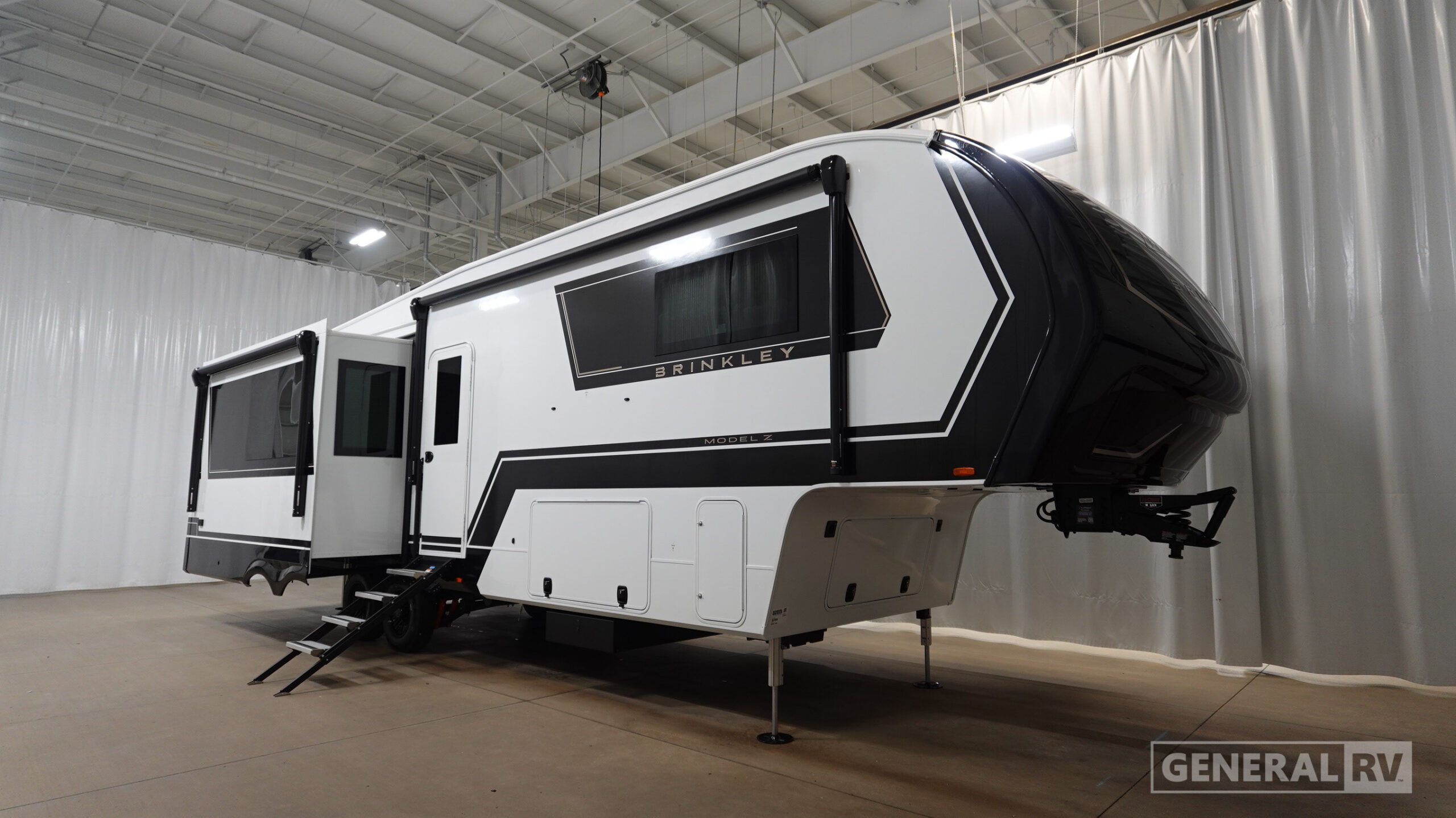 2027 Brinkley MODEL Z 3200 in north canton OH