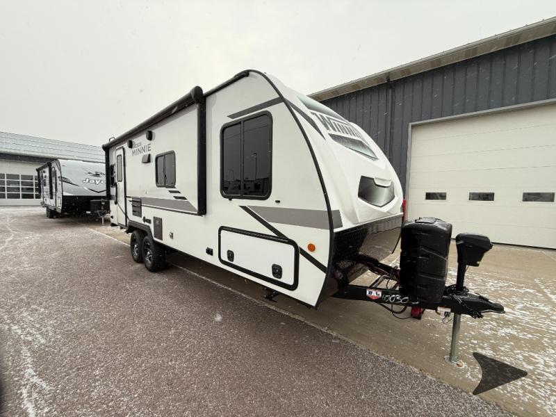 2021 Winnebago Industries Towables Micro Minnie 2225RL in tea SD