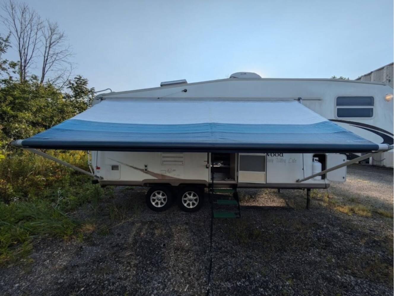 A photo of this 2006 Forest River Rockwood 8240SS